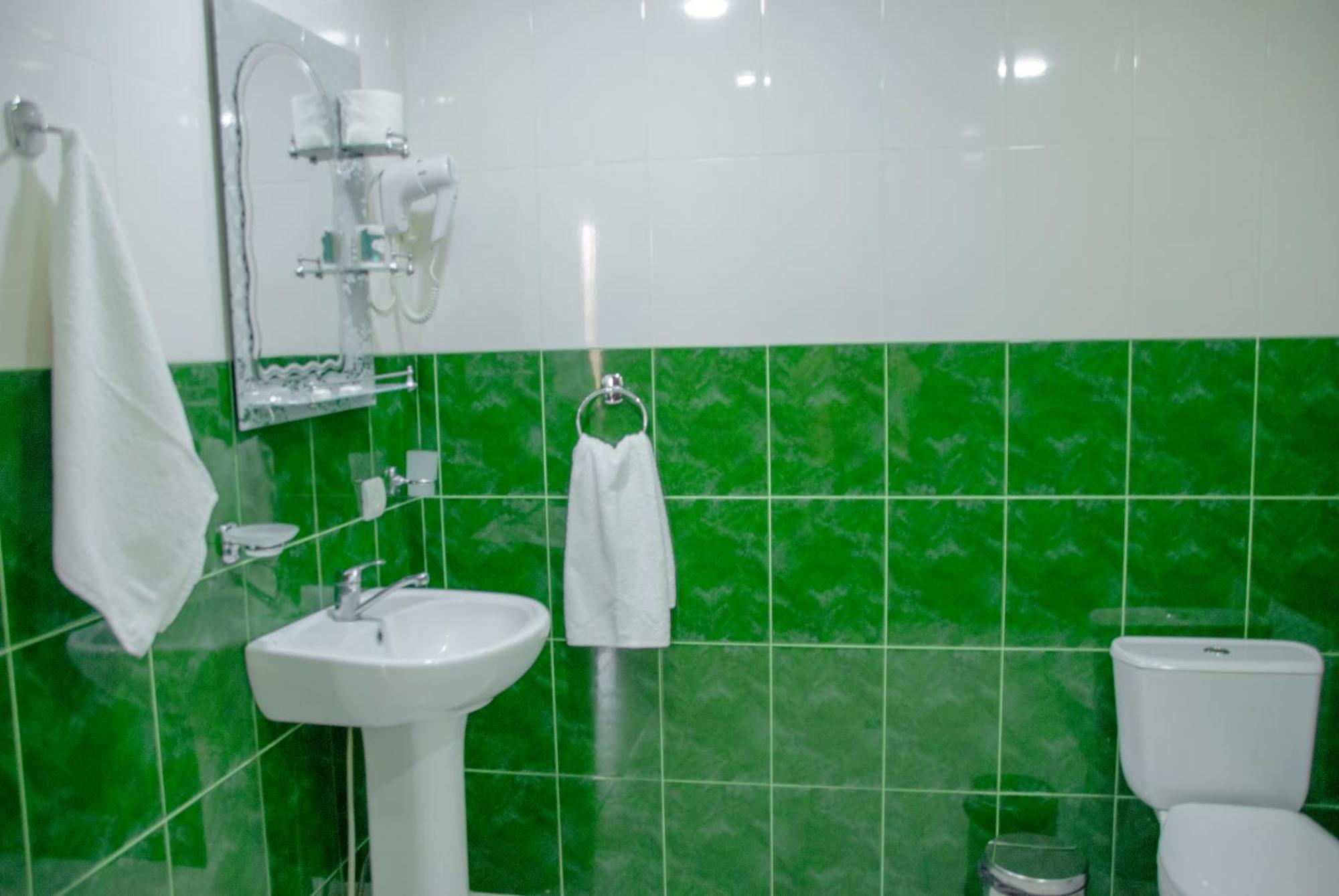 Sisian Hotel Basen מראה חיצוני תמונה
