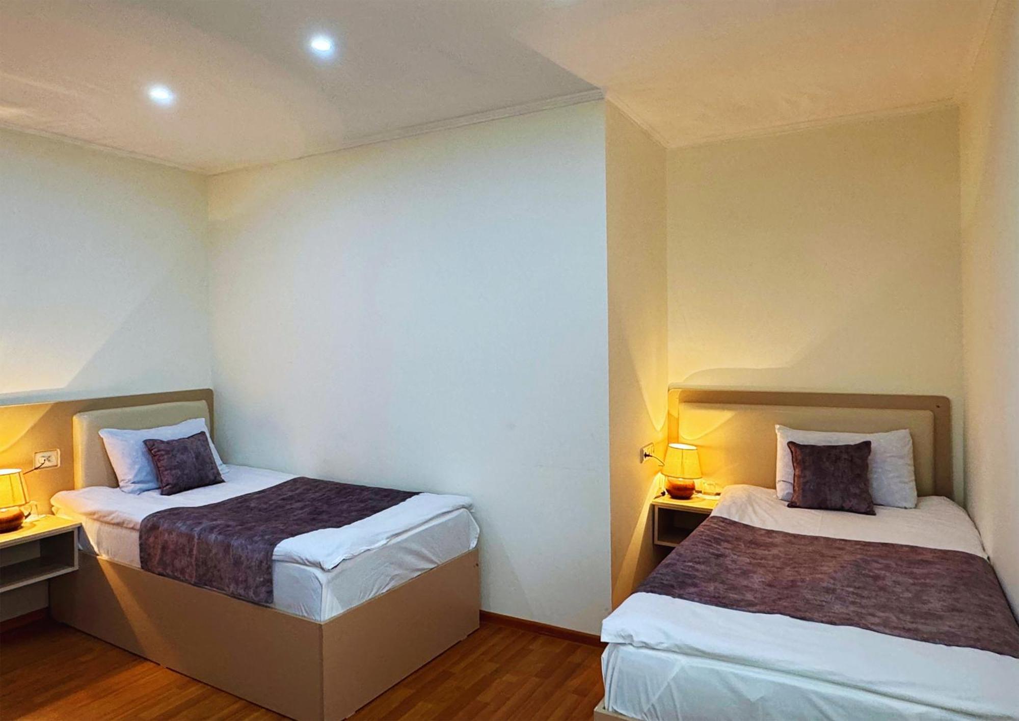 Sisian Hotel Basen מראה חיצוני תמונה